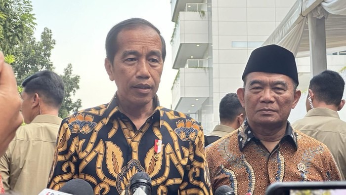 Jokowi Setujui: Risman Mundur dari Jabatan Mensos